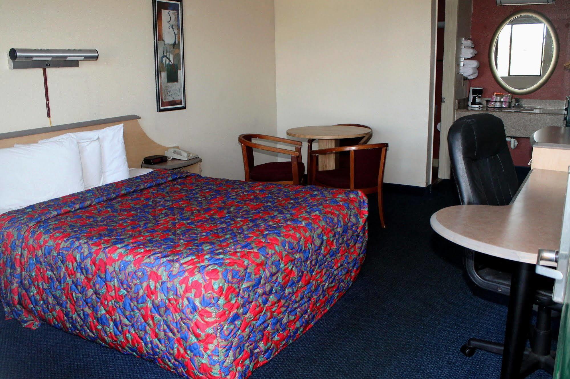 Q Lodging Extended Stay Сан-Антонио Экстерьер фото